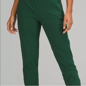 NWT Lululemon Adapted state joggers size 4